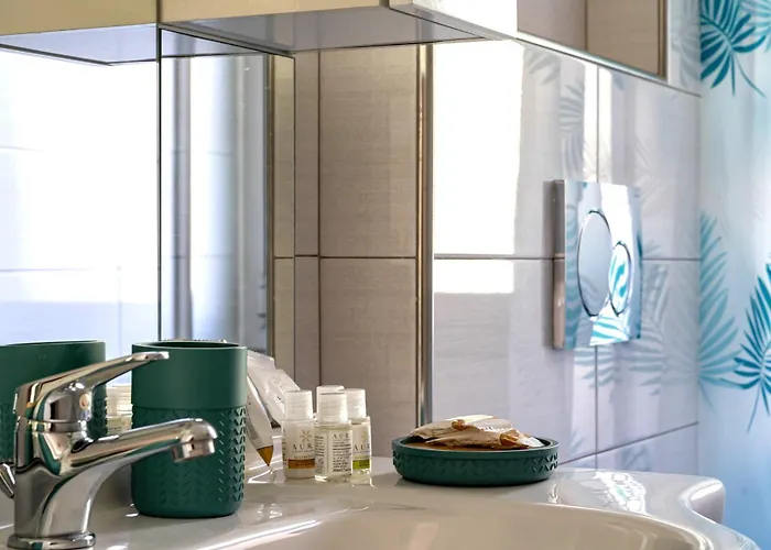 Patio & Parking - Self Check-in & Remote Access * צ'רנוביו